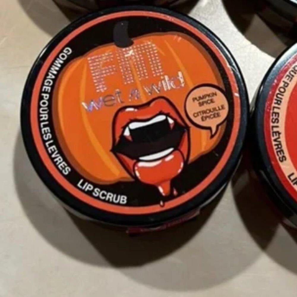 Wet n Wild FM DIscont'd Goth Halloween Lip‎ Scrubs Pumpkin Spice Candy Apple NEW